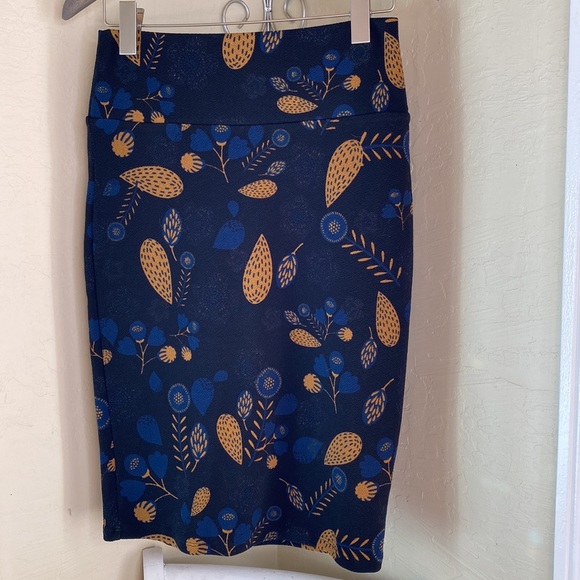 LulaRoe boho print pencil skirt - Picture 2 of 4
